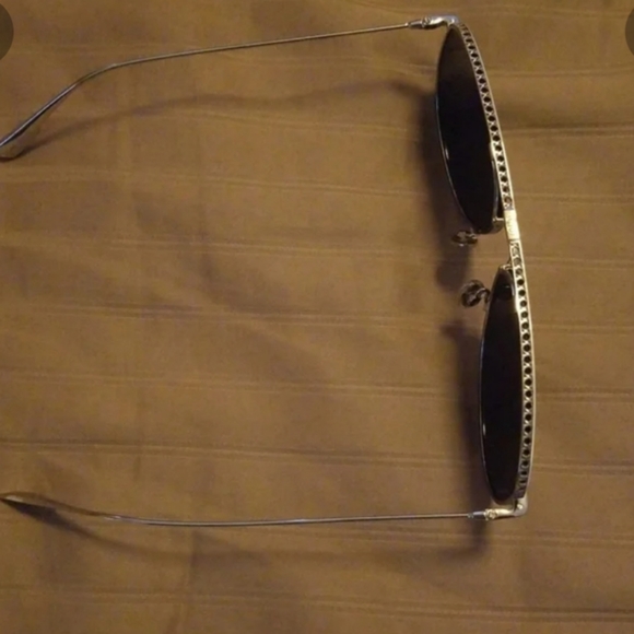 Christian Dior Sunglasses - Picture 4 of 4